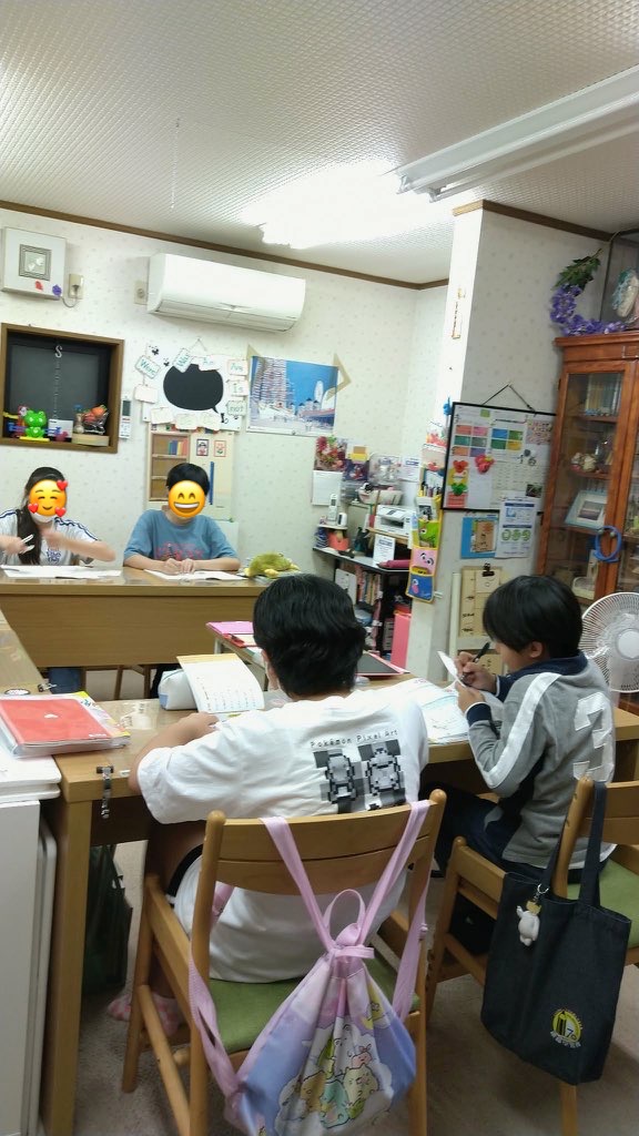 集中して取り組む生徒たち